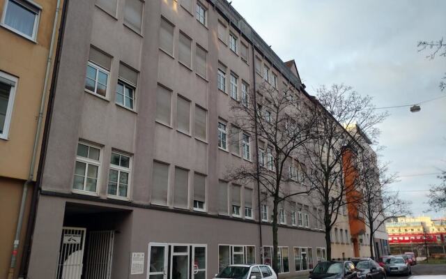 Отель Dream & Relax Apartment's Hauptbahnhof Германия, Нюрнберг - отзывы, цены и фото номеров - забронировать отель Dream & Relax Apartment's Hauptbahnhof онлайн вид на фасад