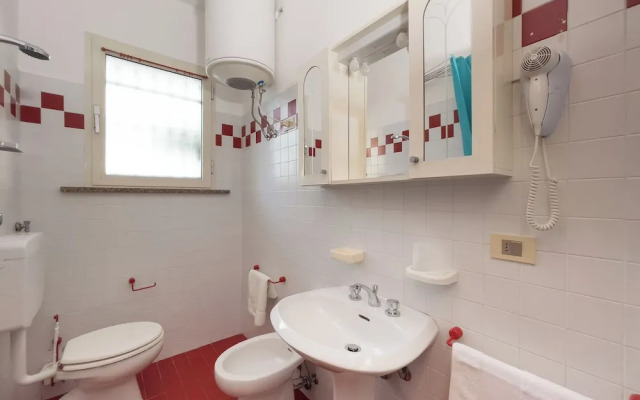 Cozy Flat Near Lignano Center