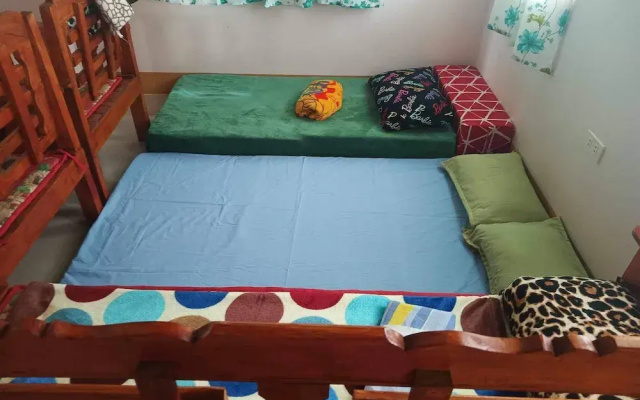 Room-aremen Transient, the no Hassle and