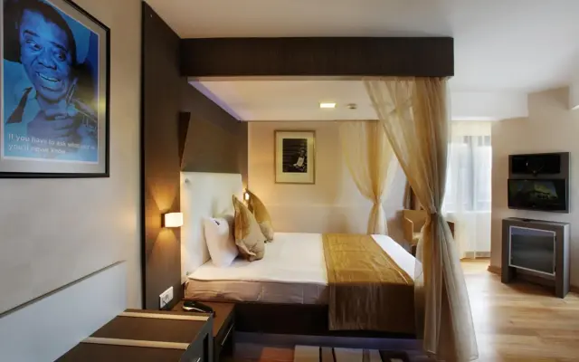 Jazz Hotel