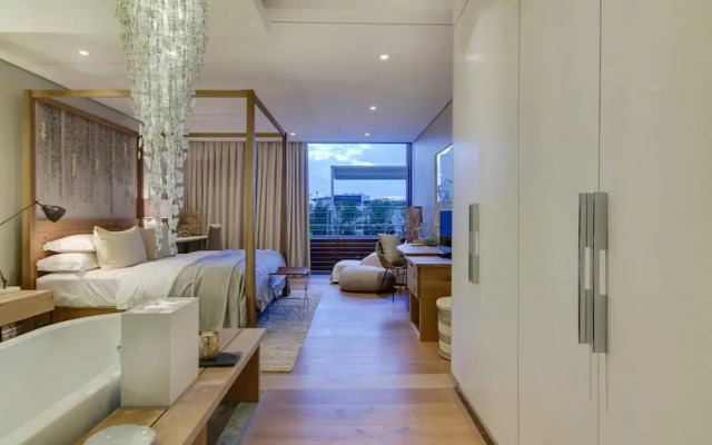 Modern Apartment in the De Waterkant w Rooftop Pool Loader B