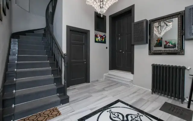 1 Bedroom Apartment w Kitchen