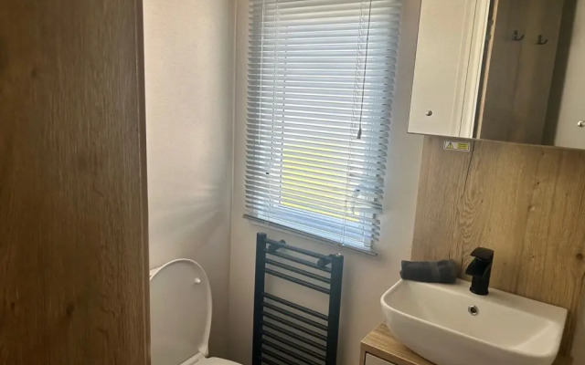Hafan y Mor Park 3-bed Caravan, Sleeps 8, Pets Ok