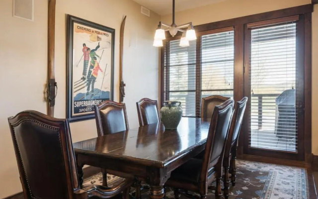 Silver Star #1104 - 2 Bed Condo