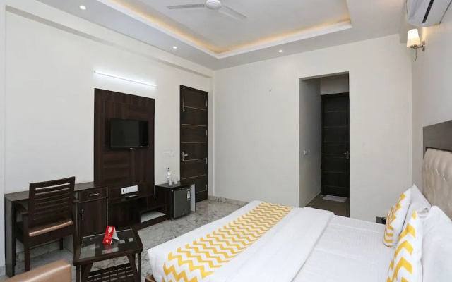 OYO 14482 Live Inn