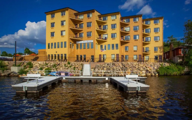 Natura Vue Resort & Boathouse