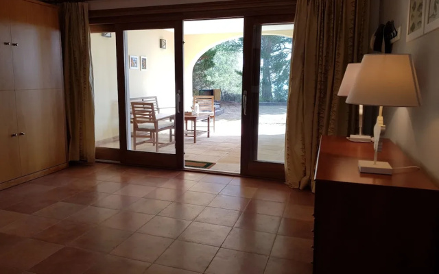 Villa Tamarit Guest House
