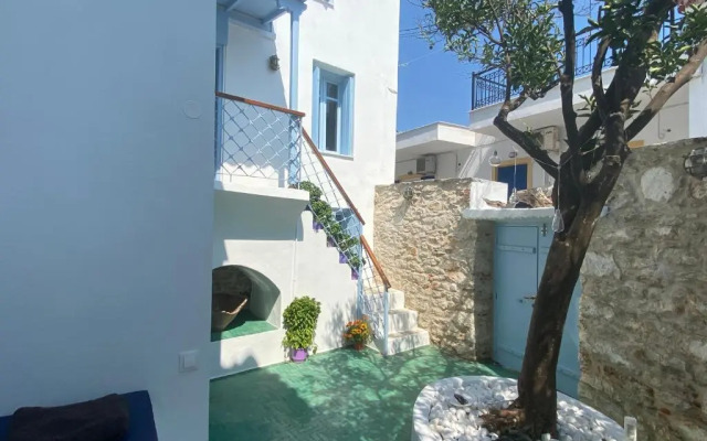 Lovely 1 Bed Townhouse with patio