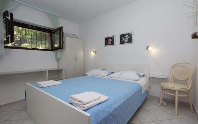 Apartments Lara