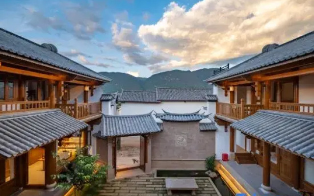 Shaxi This Life With You Courtyard No. 2