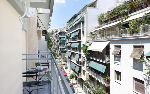 Zan Moreas A Simple & Minimal Apartment