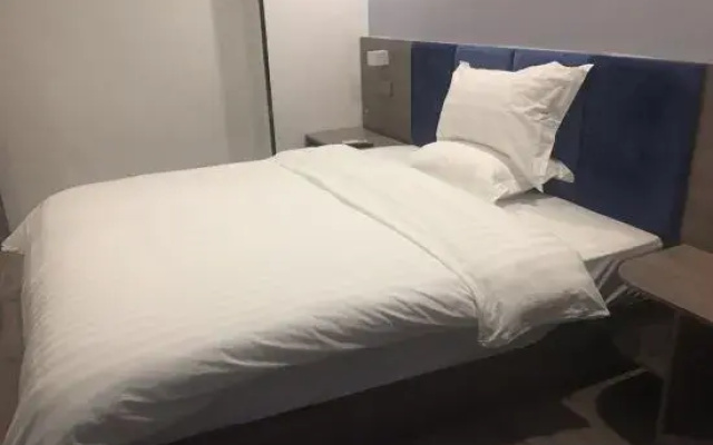 7 Days Premium Hotel (Tianjin Ancient Culture Street Eye of Tianjin)