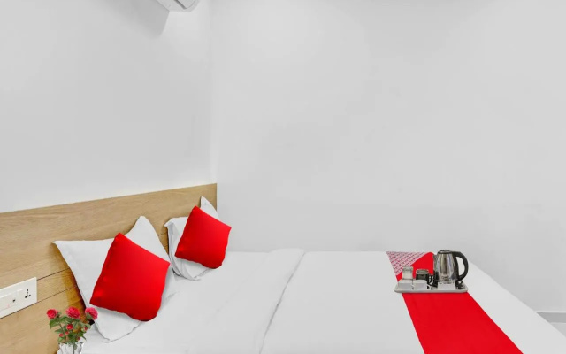 OYO Flagship 87781 Hotel Bluemoon