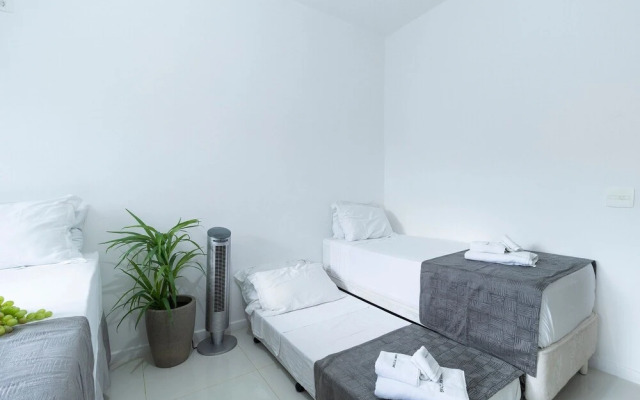 Chácara com Piscina a 40 min de SP