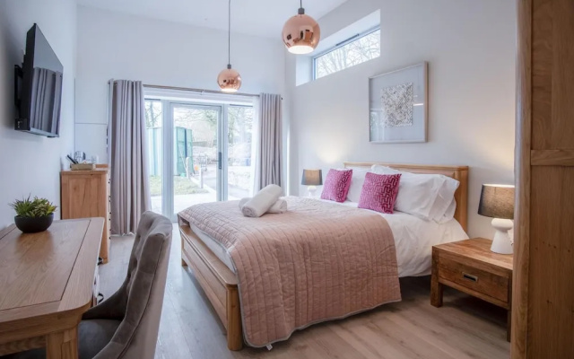 Suite 12 - Sleeping Giant Hotel - PEN Y CAE Inn