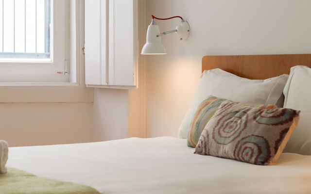 Alfama Deluxe by Homing
