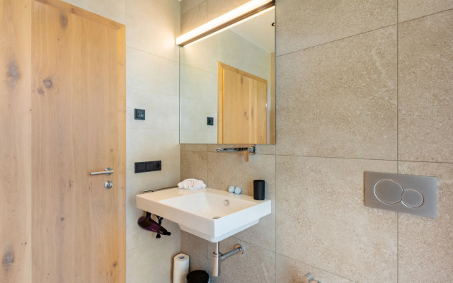 Emma Deluxe Aparthotel