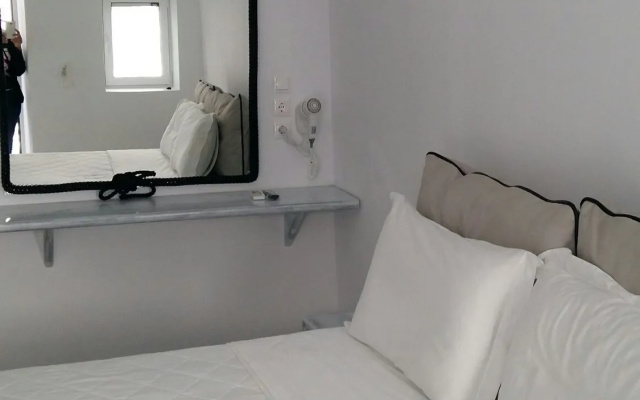 Leta-Santorini