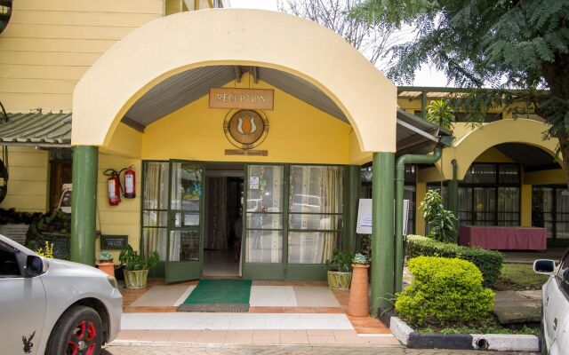 Отель Jumuia Guest House Nakuru вид на фасад