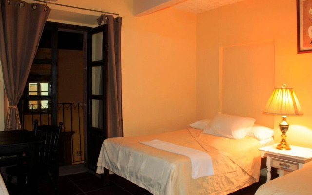 Hotel Allende