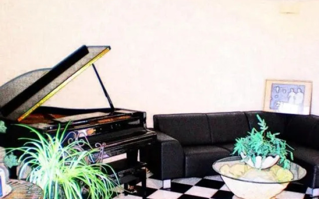 Top Location Studio