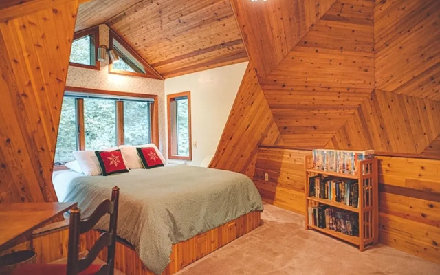 Cedar Creek Hideaway
