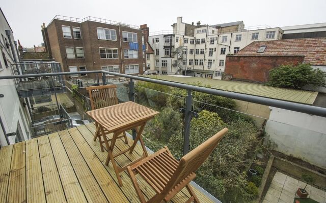 Апартаменты Avalon Balcony Apartment Брайтон балкон