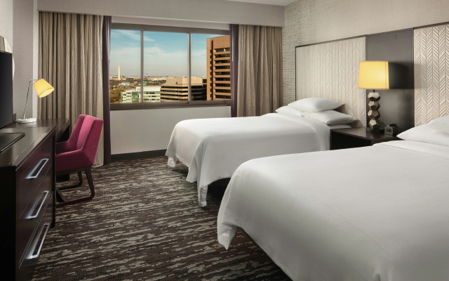 Embassy Suites by Hilton Crystal City National Airport