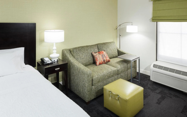 Hampton Inn & Suites Gainesville-Downtown