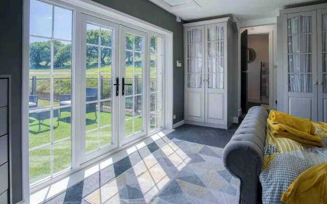 Hopkins Retreat Farm - 5 Bedroom House - Swansea