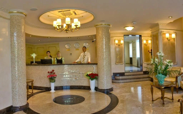 Alleya Grand