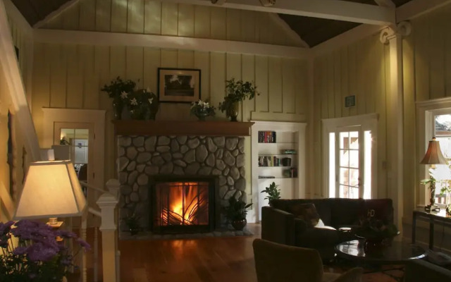 Highland Dell Lodge