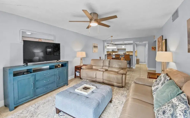 Bay Oaks - E82