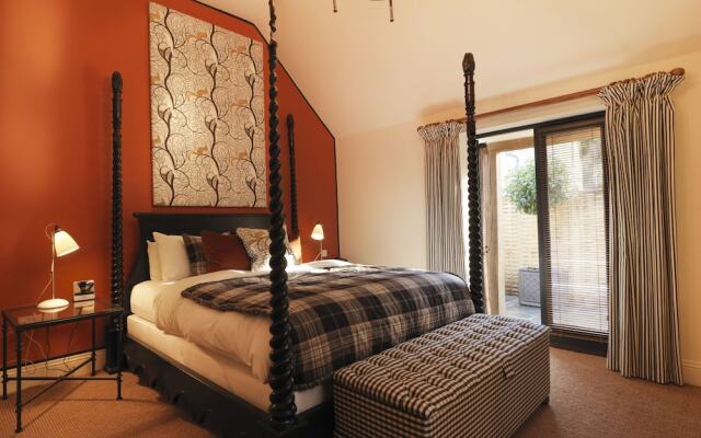 Hare And Hounds Hotel