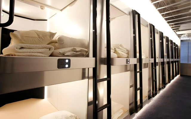 HEARTS Capsule Hotel & Spa HAKATA