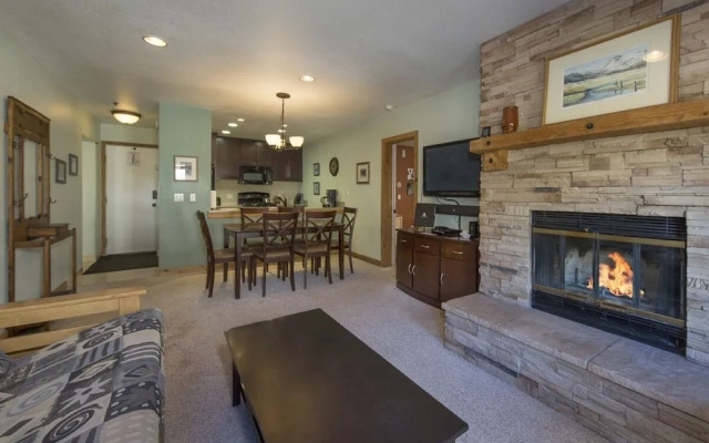 The Meadows 1120 - 2 Br Condo