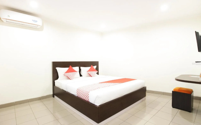 OYO 202 Kuwera Inn