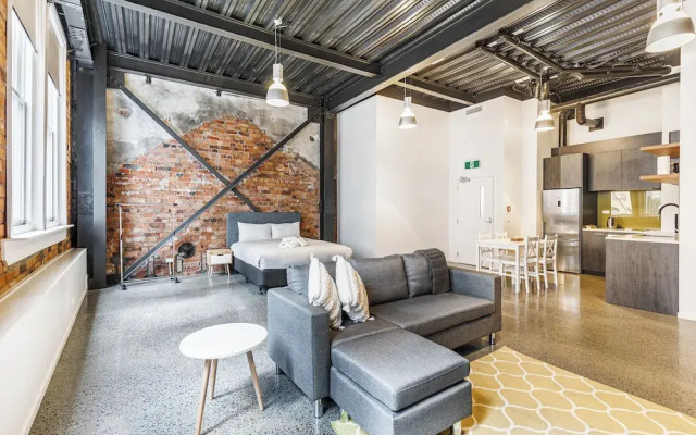 Modern Studio + Prime Location by Zodiak Stays