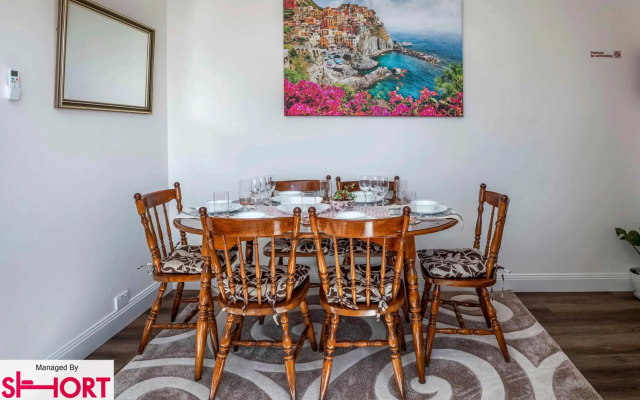 Paddington Villa 1 - Free Wi-fi, Netflix
