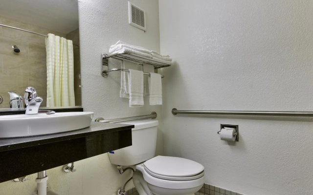 Studio 6 Dallas, TX - Garland - Northeast