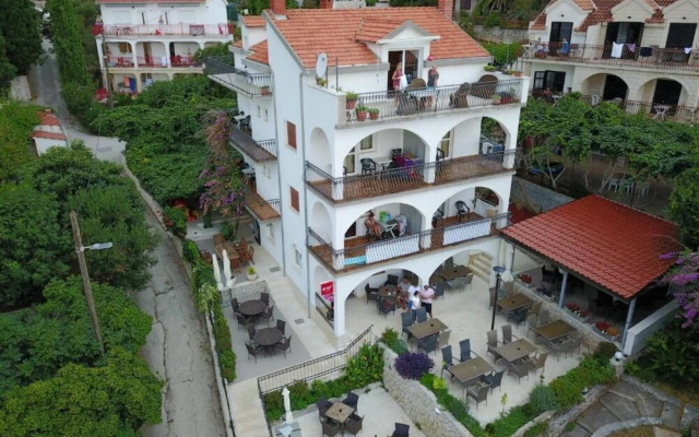 Alluring Apartment With Balcony and Sea View