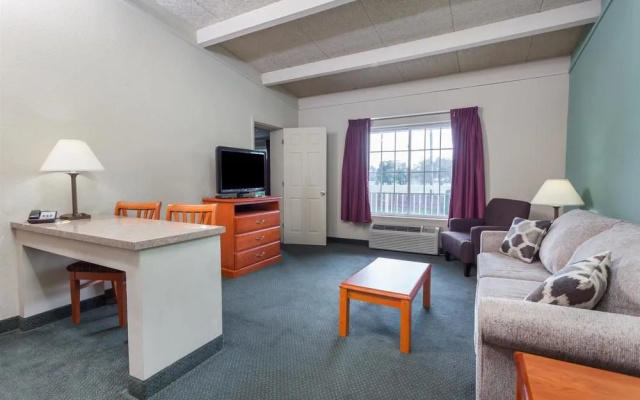 Days Inn & Suites Lexington