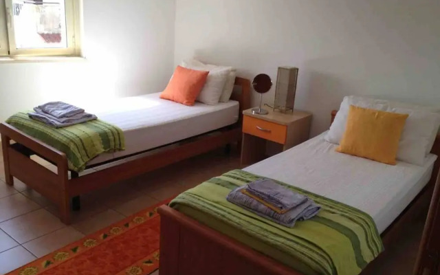 Apartment Sleeps 4 With Pool-pet & Family Friendly