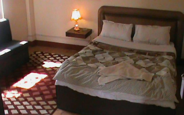 Hotel Holy Temple Tree