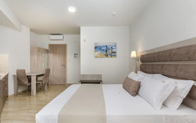 Aria Garden Suites