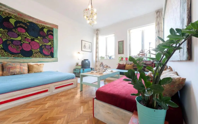 Cosy Art Flat 2