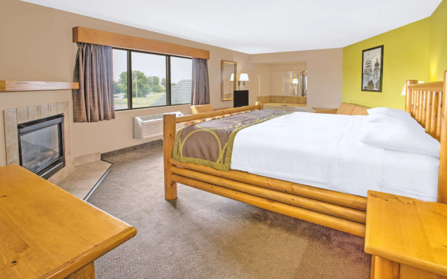 Super 8 by Wyndham Davenport