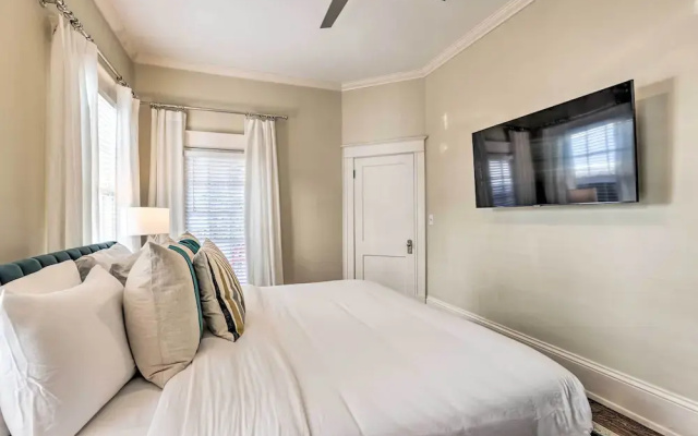 Bright Apartment 3 Mi to Downtown Birmingham!