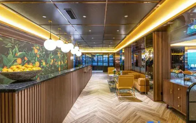 Orange Hotel (Nanjing Hexi Golden Eagle)