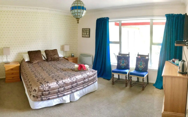 Castle Hill Lodge Bed and Breakfast